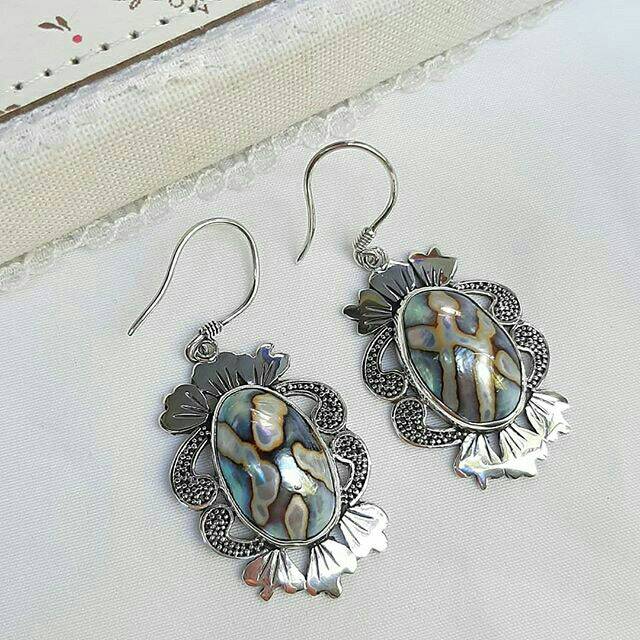 Anting kerang