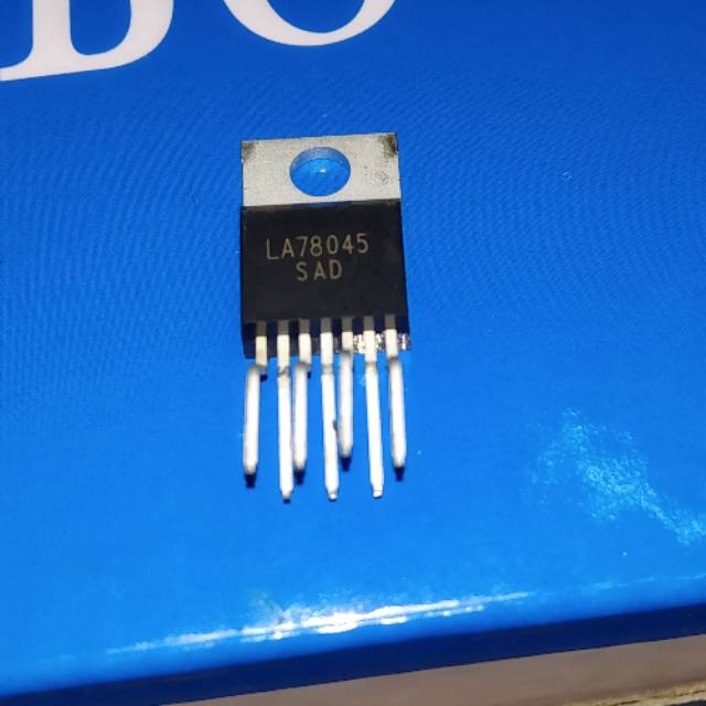 IC vertikal LA78045