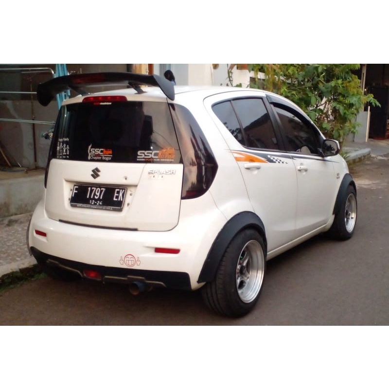 over fender Suzuki splash