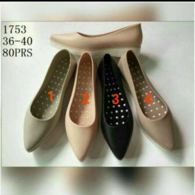 Sepatu karet hak