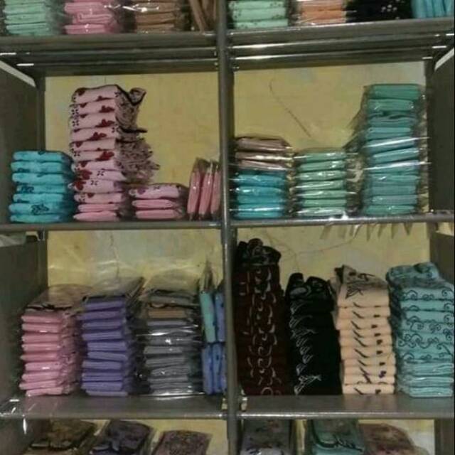 Kaos kaki jempol