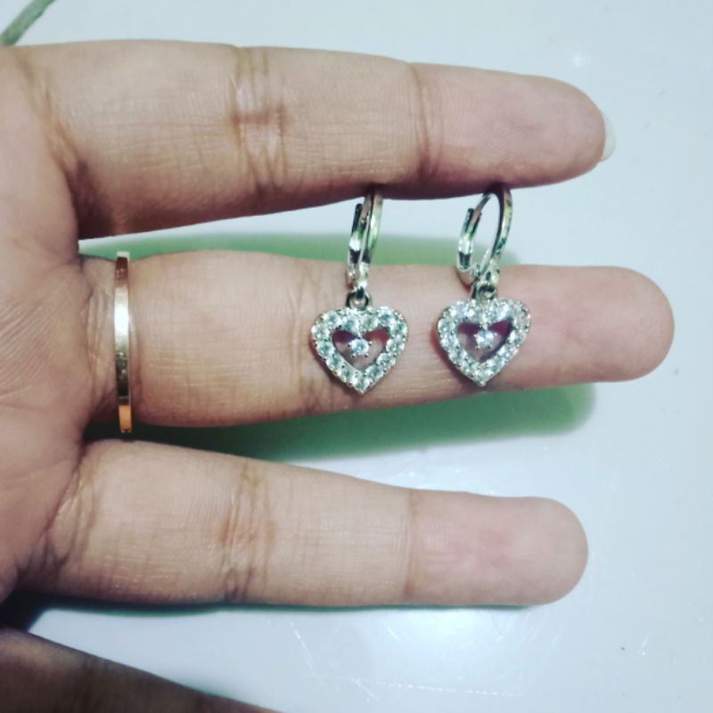 anting love permata silver titanium