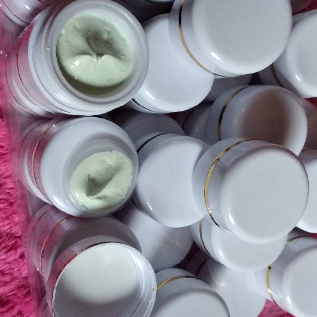 Cream siang jerawat