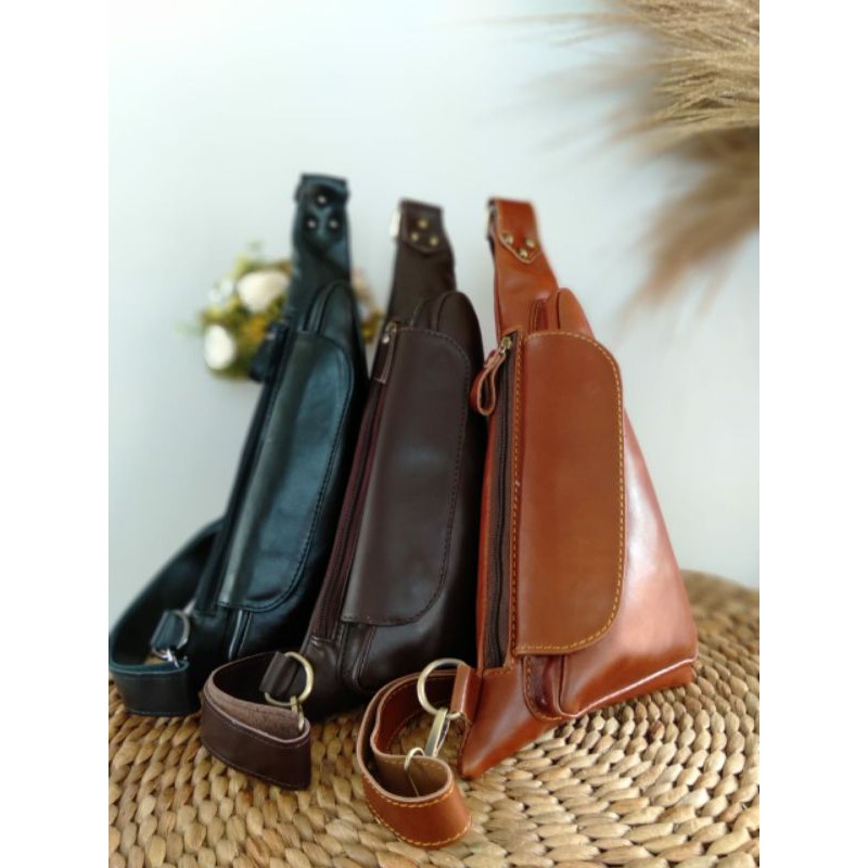 tas slempang kulit sapi asli pria