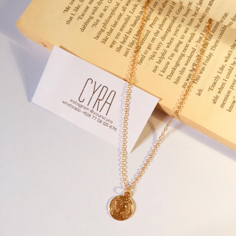 kalung queen coin