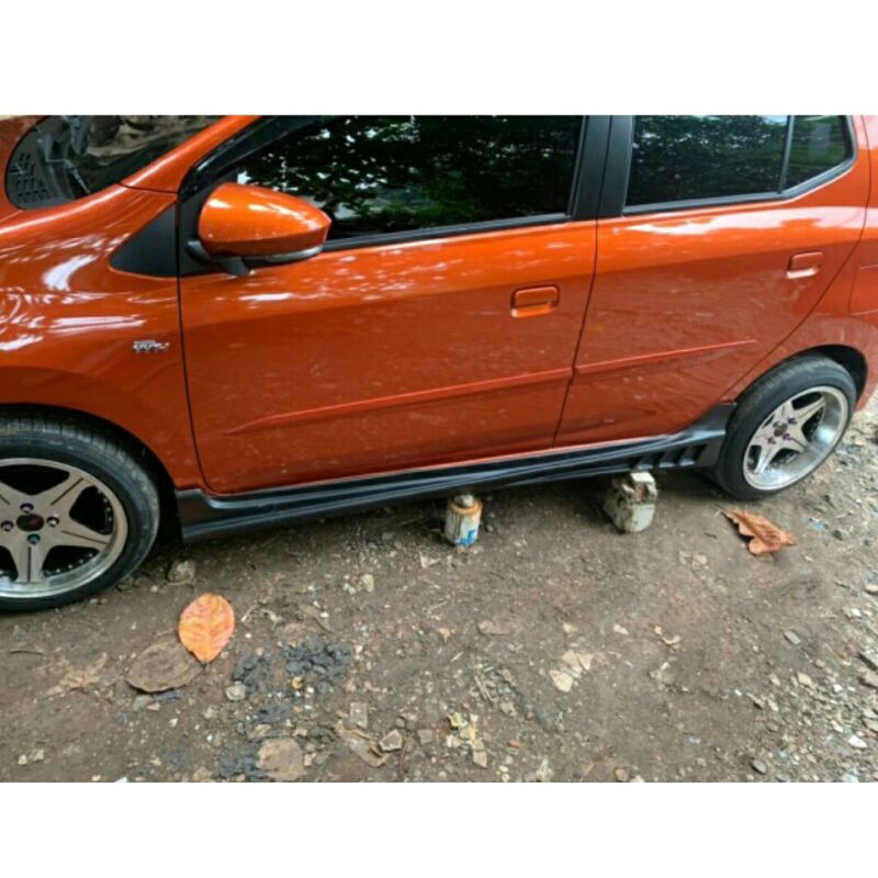 bodykit samping Ayla