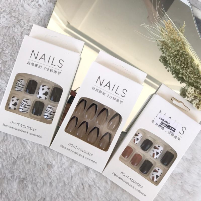 FAKE NAILS MOTIF2