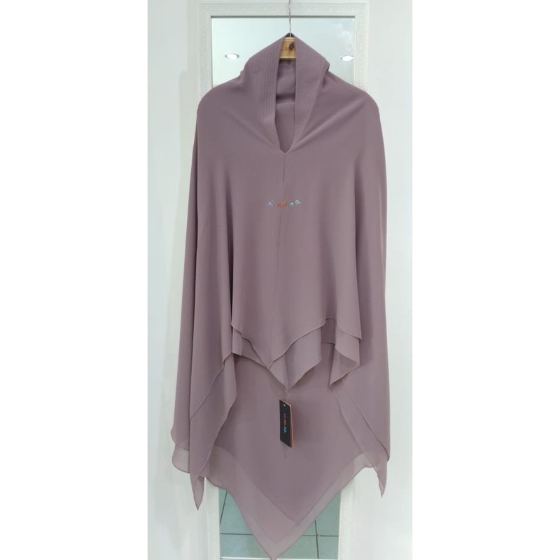 Raina khimar sisesa