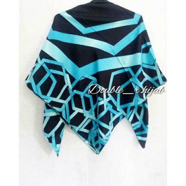 segiempat black armanie