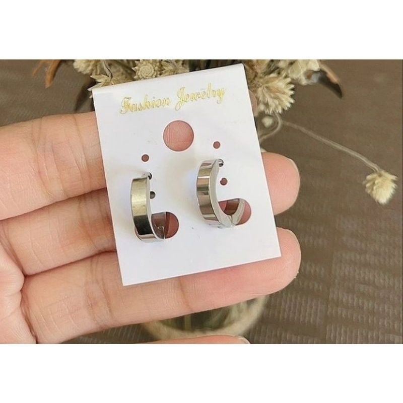 anting jepit bhn Titanium warna silver