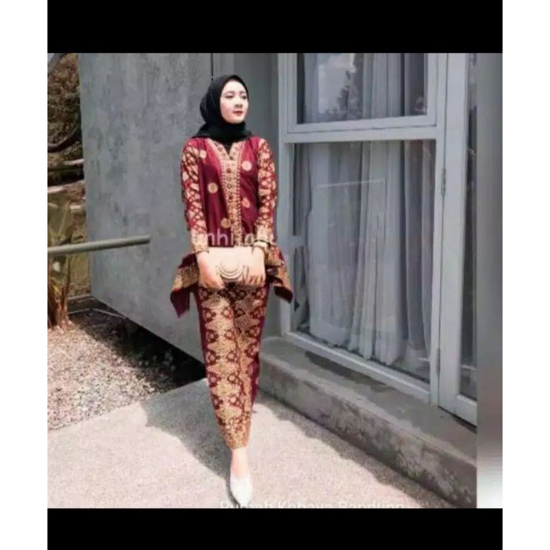 batik nia ramadhani