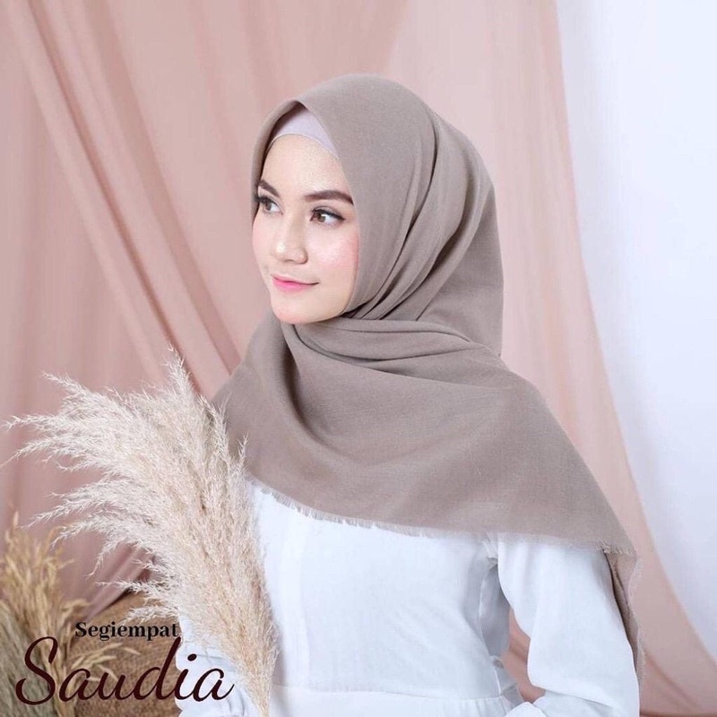 SAUDIA RAWIS EXCLUSIVE