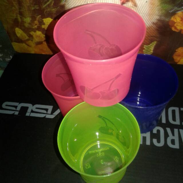 Gelas kecil imut