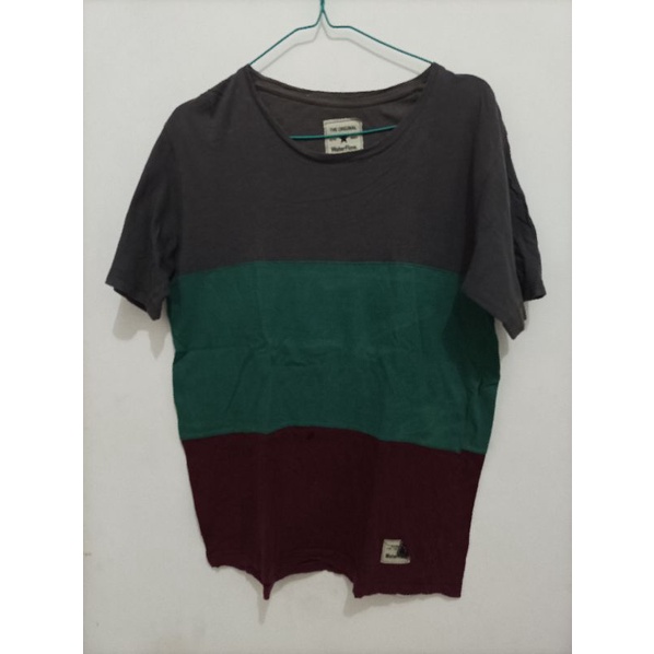 Preloved Kaos Wanita