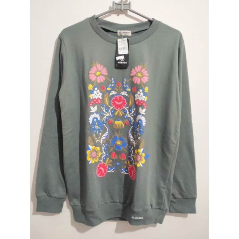 Nevada Sweater sz M