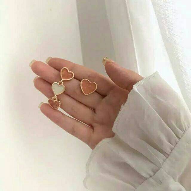 Anting bentuk hati E041