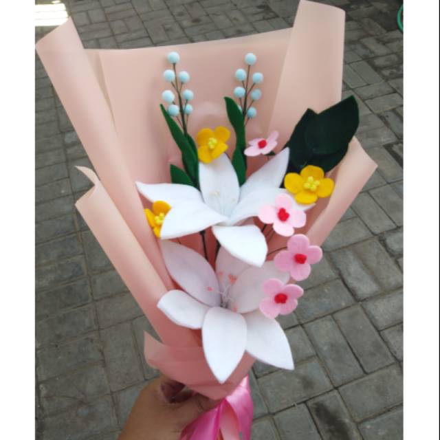 Bucket bunga lily