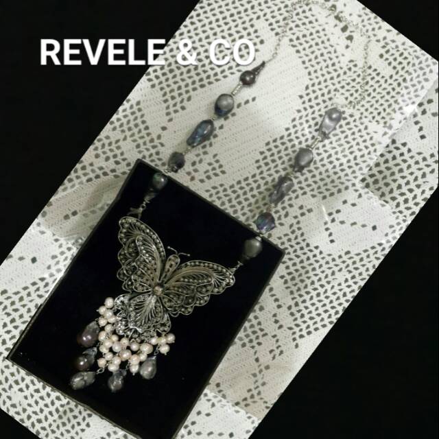 Kalung perak mutiara hitam