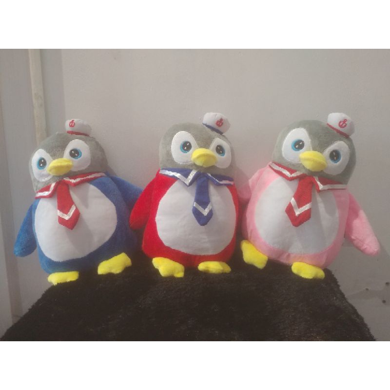 Boneka pinguin topi 20cm