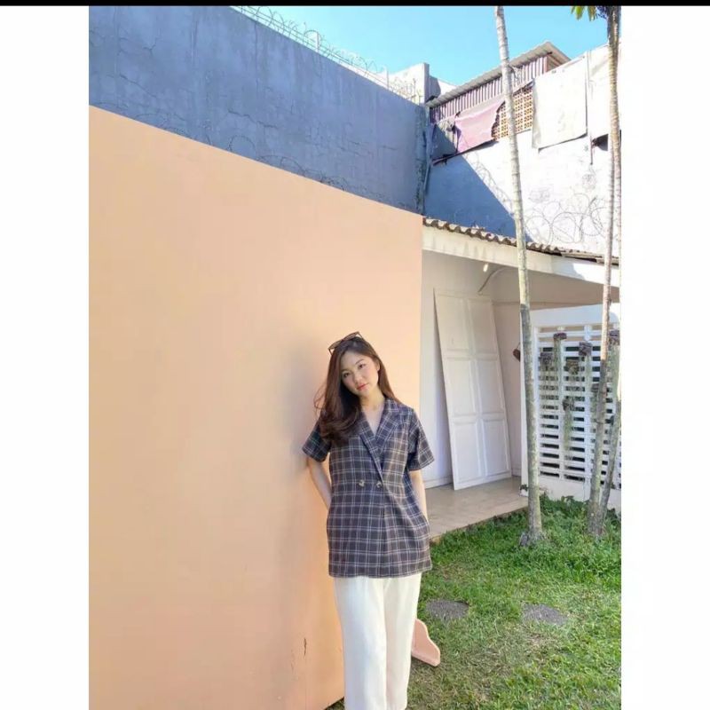 Bora Top in Dark Brown - Claryn
