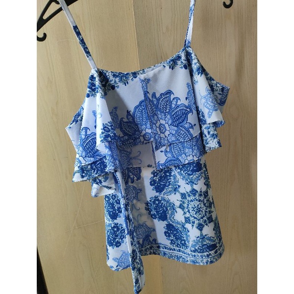 Off shoulder blue flower top