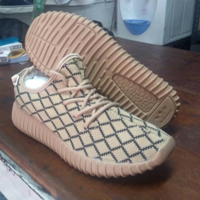 Sepatu adidas yezy import