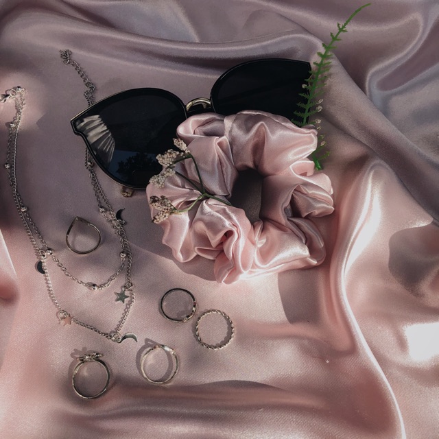 light scrunchie --