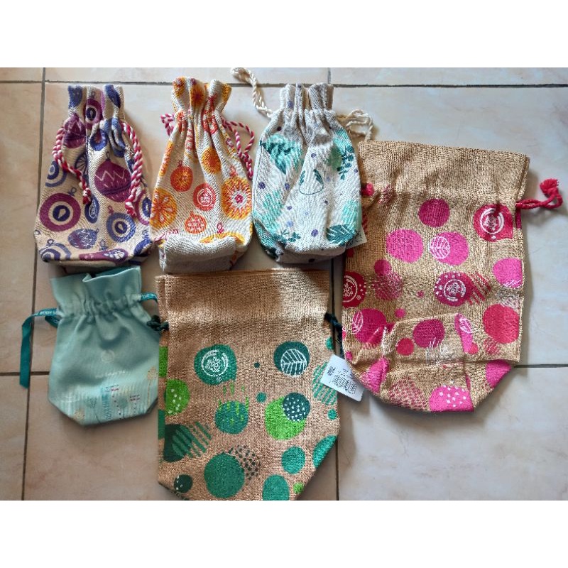 Pouch The Bodyshop
