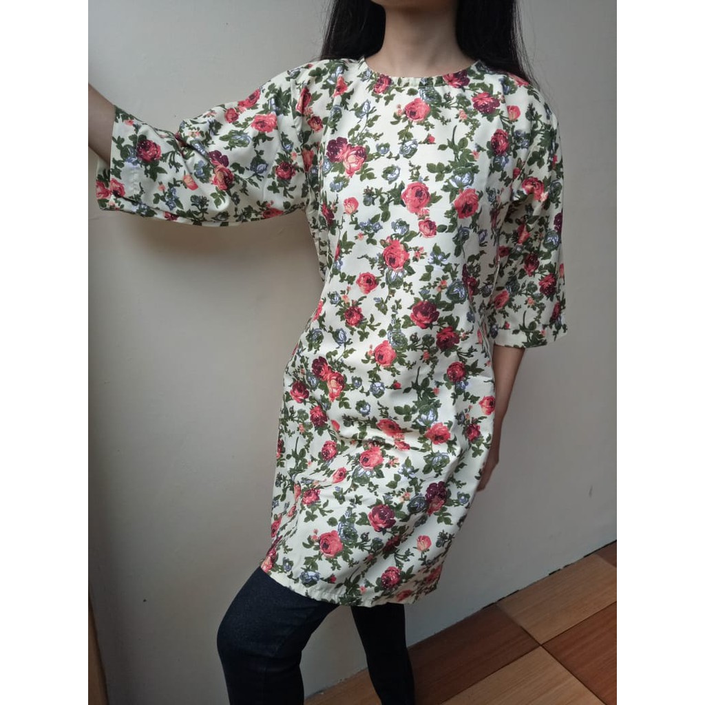 Atasan Tunik Motif Bunga