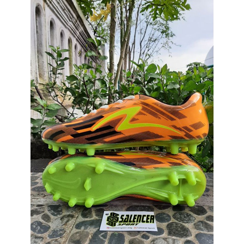 Sepatu Bola Specs