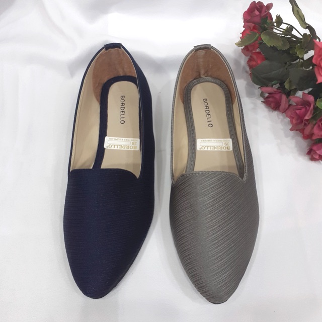 Flat shoes