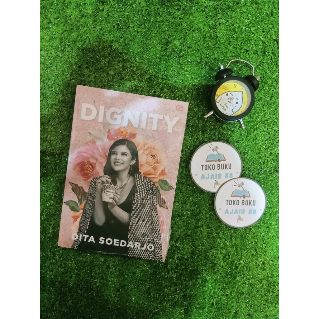 Buku Dignity Dita Soedarjo