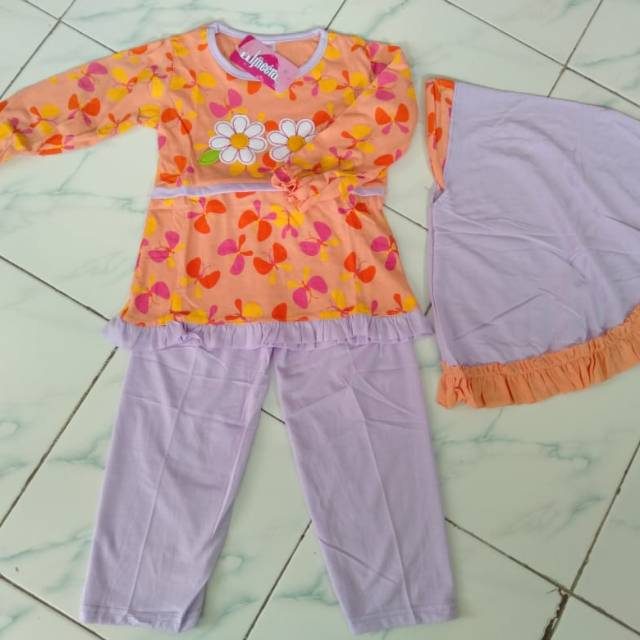 Setelan anak perempuan