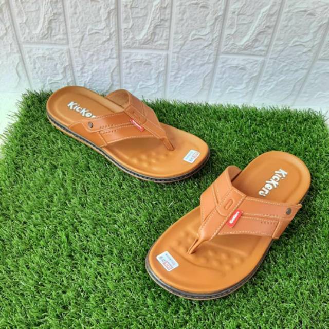 06 SANDAL KICKERS COWOK