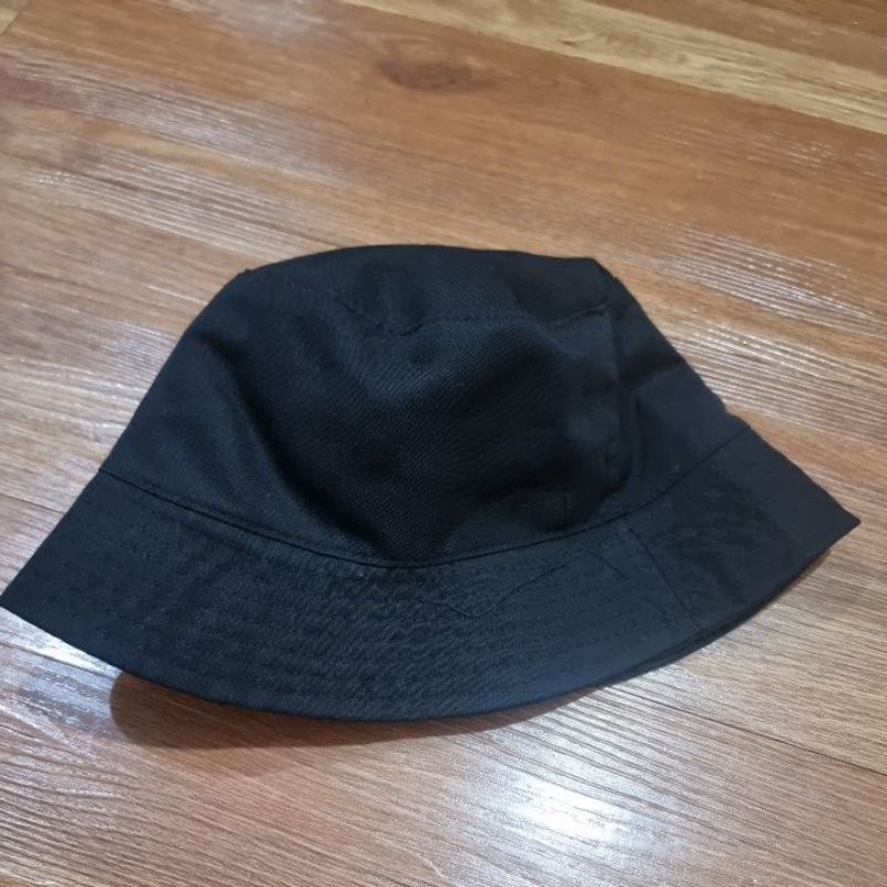 preloved topi dan bucket hat