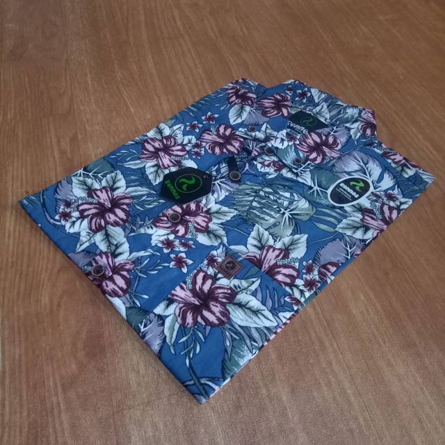 Kemeja motif