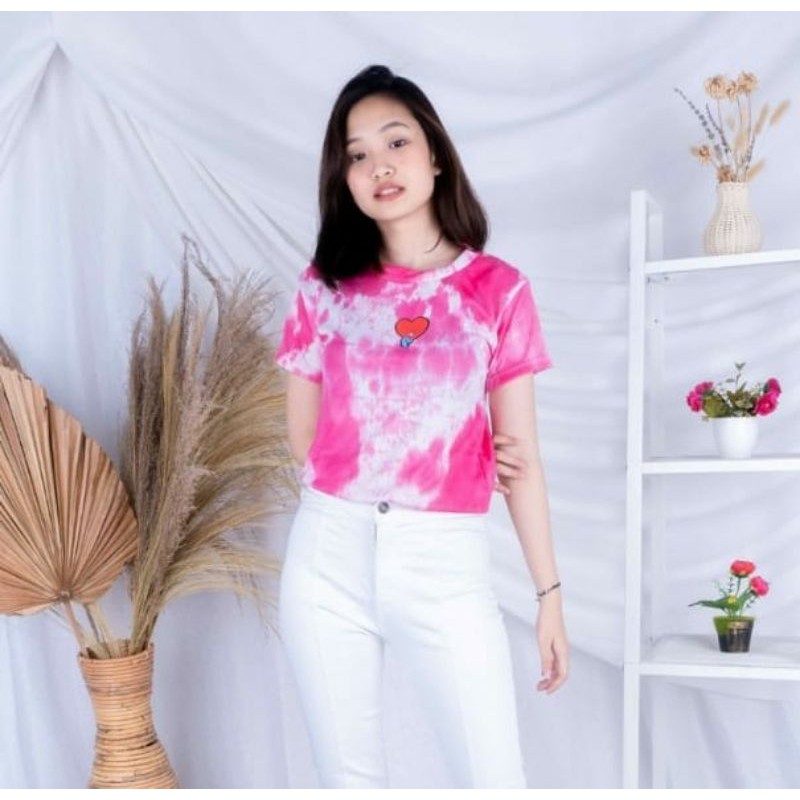 kaos wanita