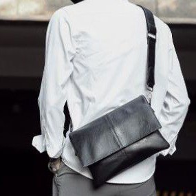 Tas Selempang Kulit Pria