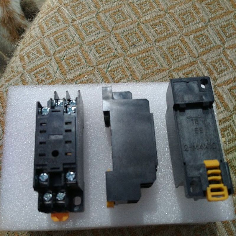 Soket Relay MY2N Tipe PYF08A