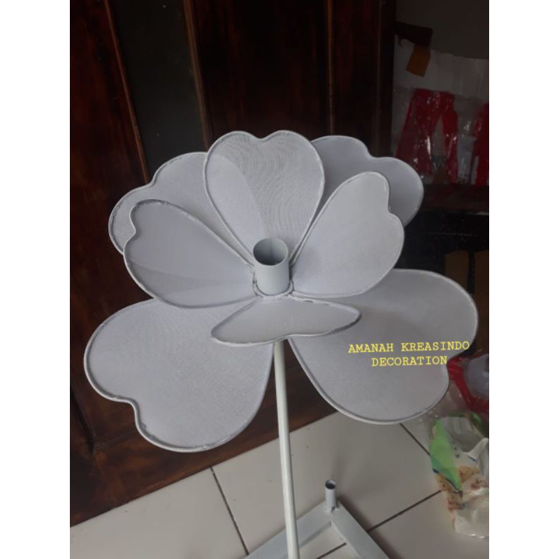 KELOPAK BUNGA TERATAI MODEL LOVE
