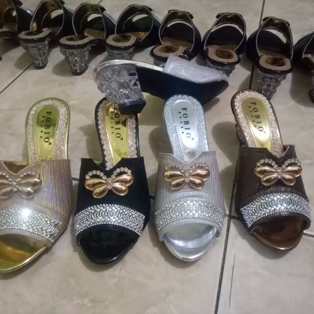 Sendal pesta hak kaca