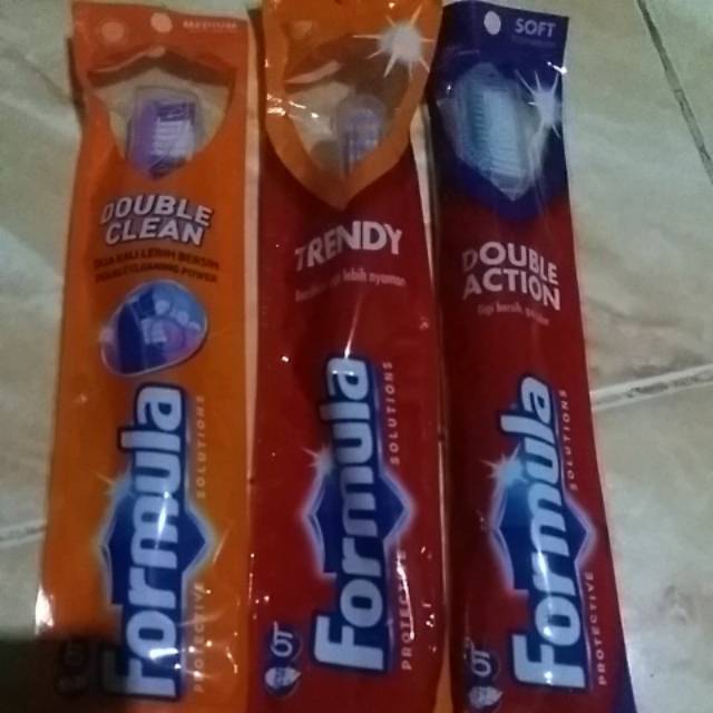 SIKAT GIGI FORMULA .3 pcs