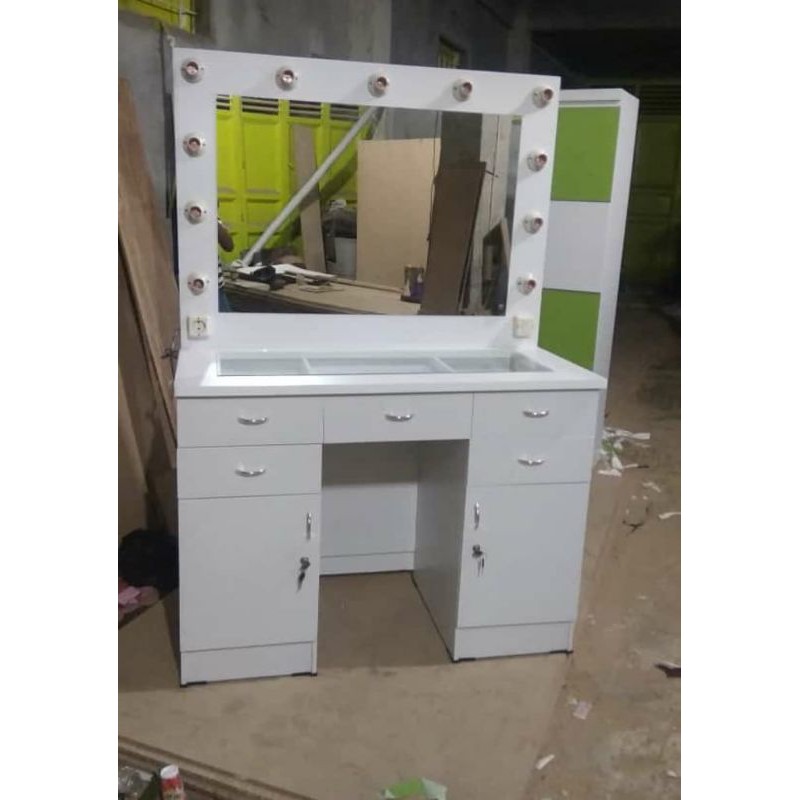 meja rias Lampu Led