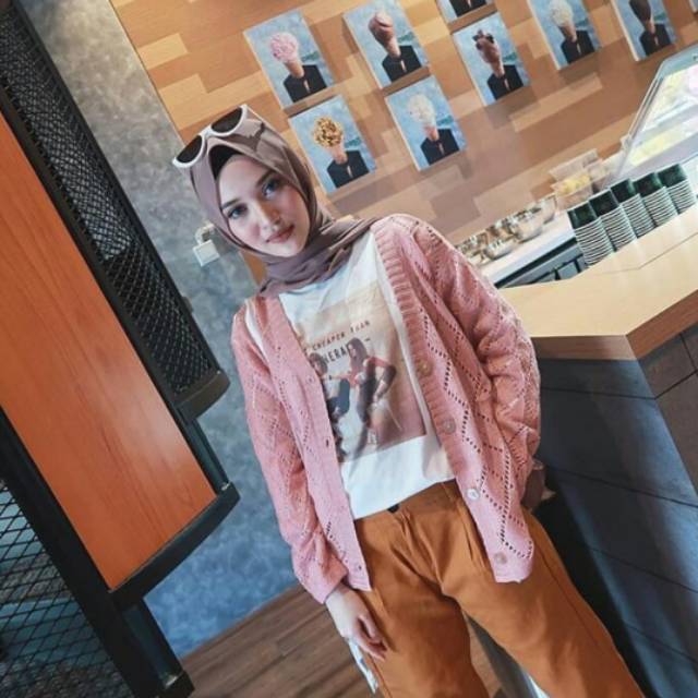 Michelle cardi knitted