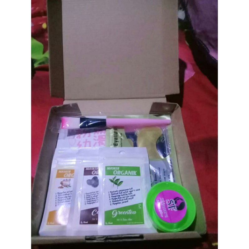 1 set masker wajah