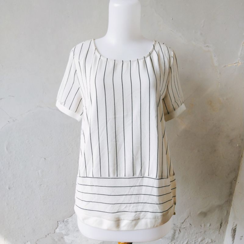 Blouse Putih Stripe