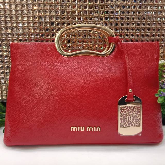 Tas M*u m*n