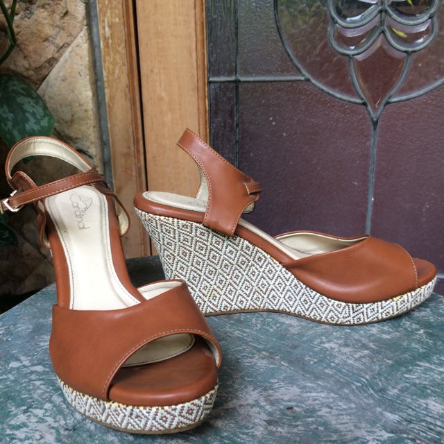 Wedges Cardinal