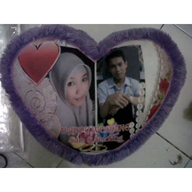 Bantal Love Diameter 55