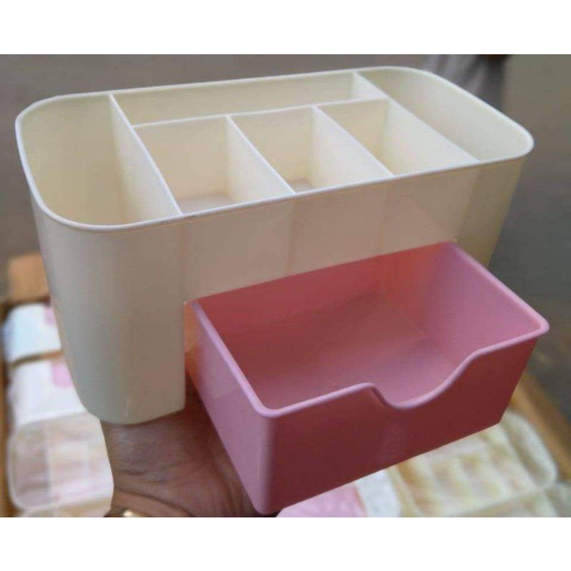 Rak kosmetik COD